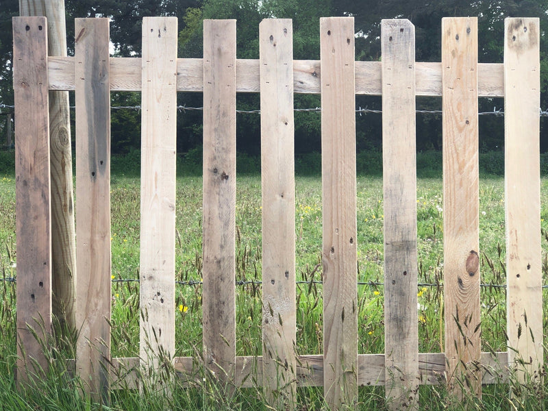 Load image into Gallery viewer, Natural Flat Top Picket Fence Panel
