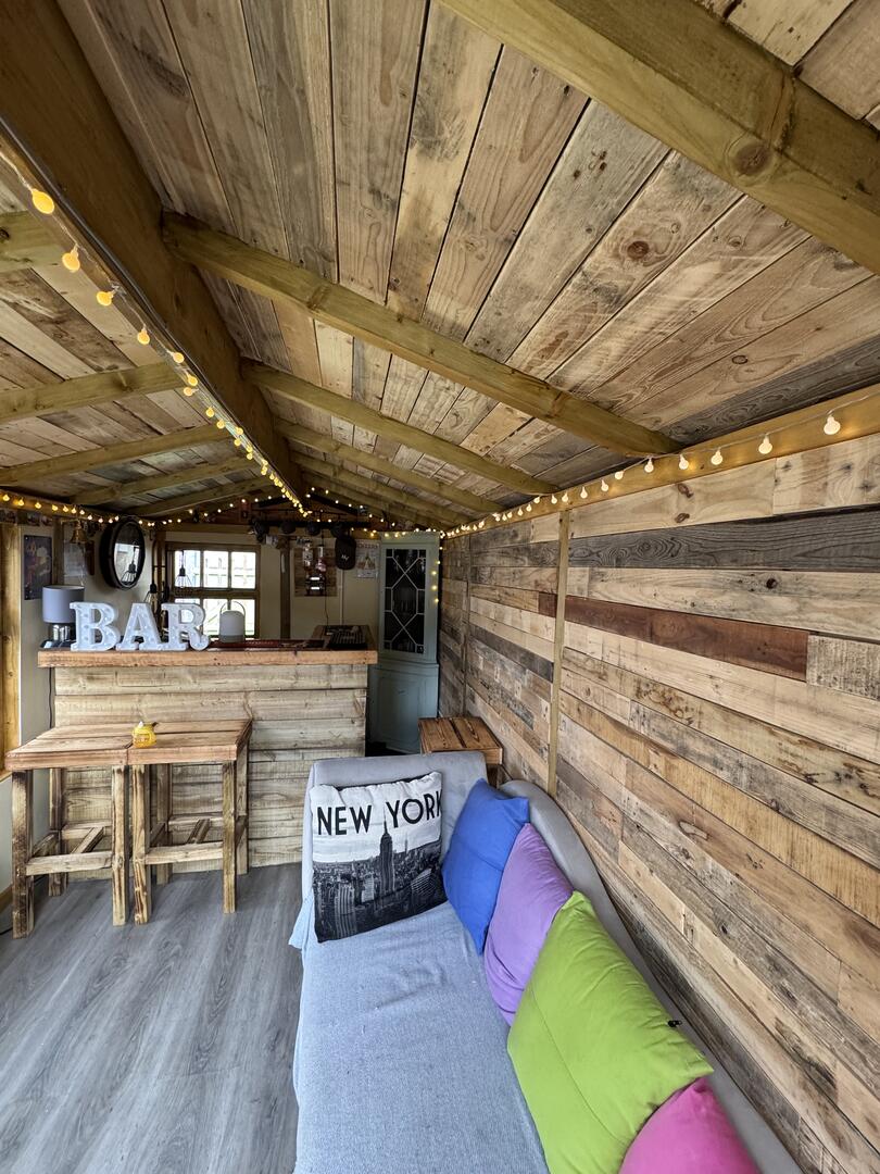 Natural Mixed Tone Rustic Cladding - Free Sample