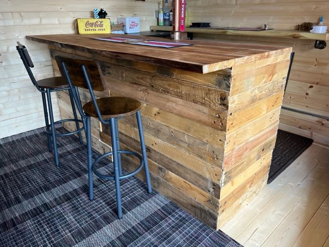 Varnished Rustic Pallet Wood Cladding - 1 Square Meter Pack