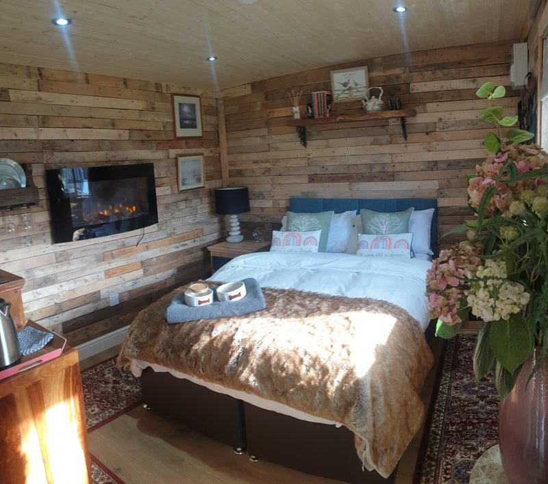 Load image into Gallery viewer, Natural Mixed Tone Rustic Cladding - 1 Square Meter Pack

