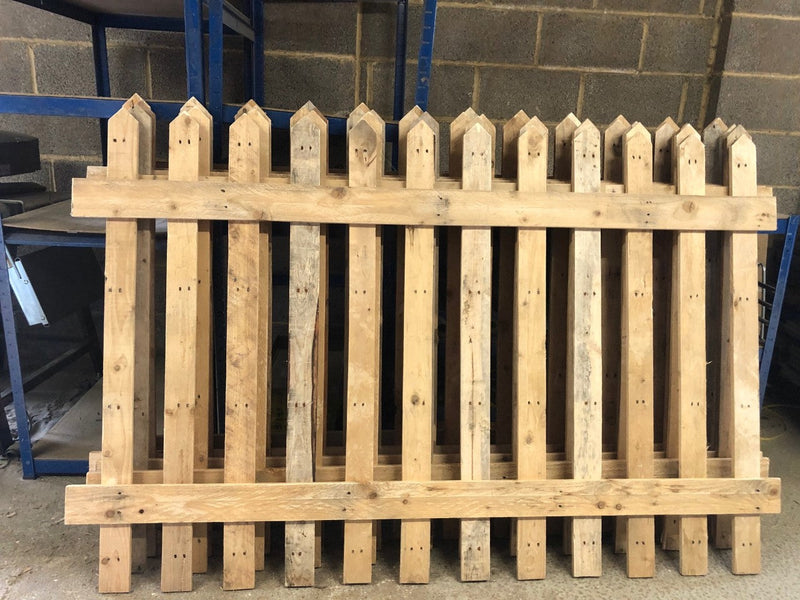 Load image into Gallery viewer, Natural Pointed Top Picket Fence Panel
